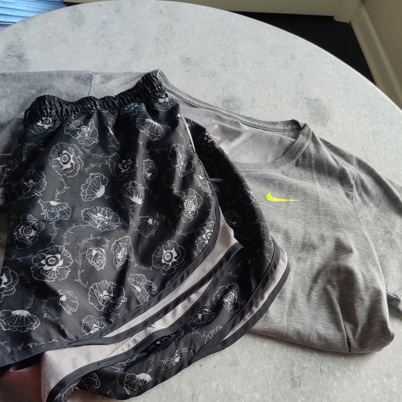 Nike set size 1x shorts and top - Picture 9 of 9